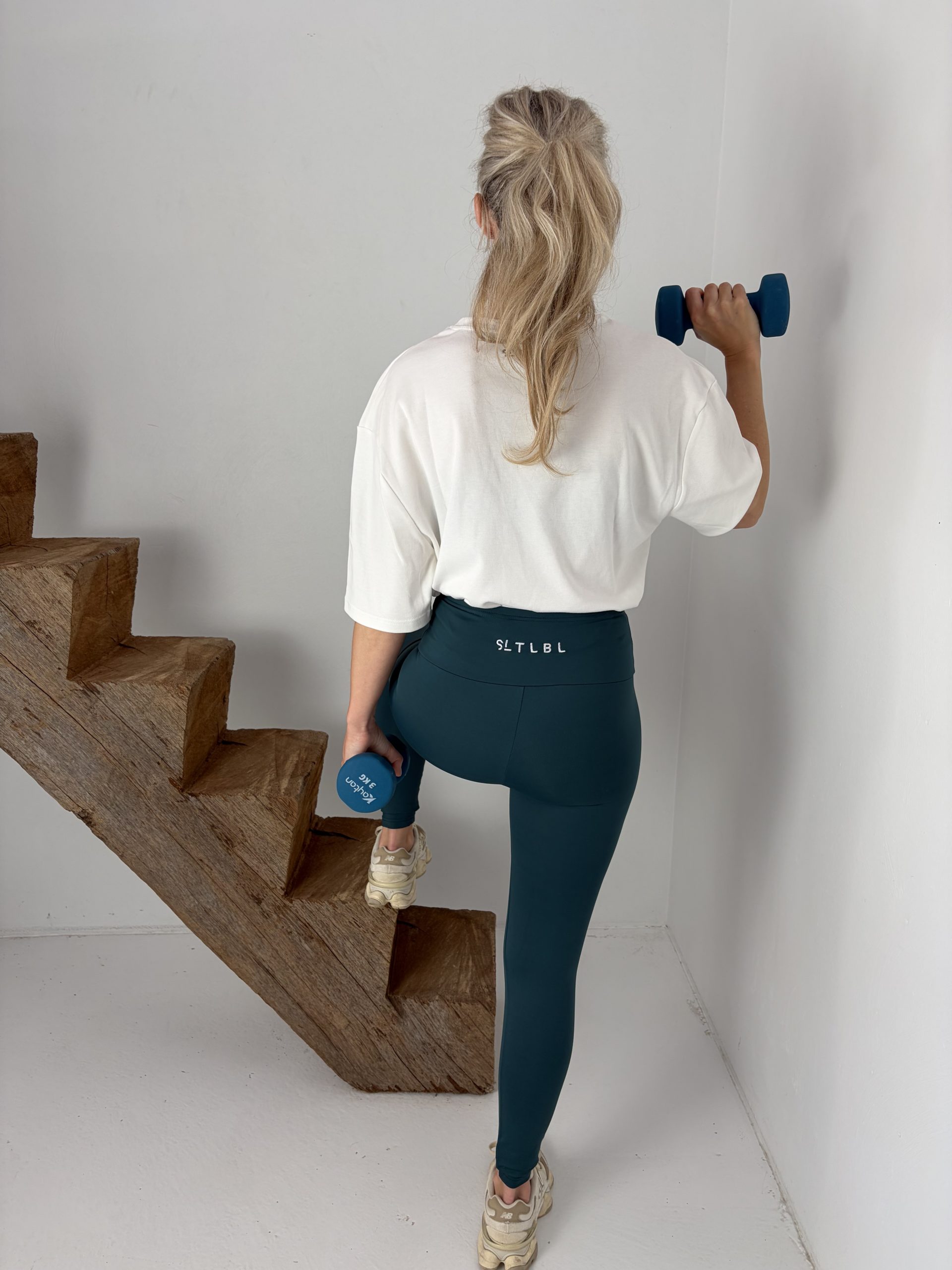 Cropped white tee